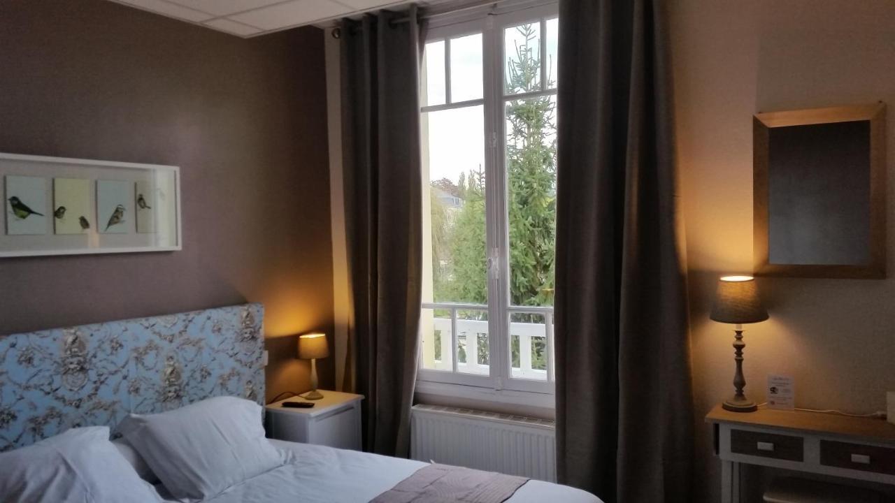 Hotel Aux Bles D'Or Pierrefonds Habitación foto