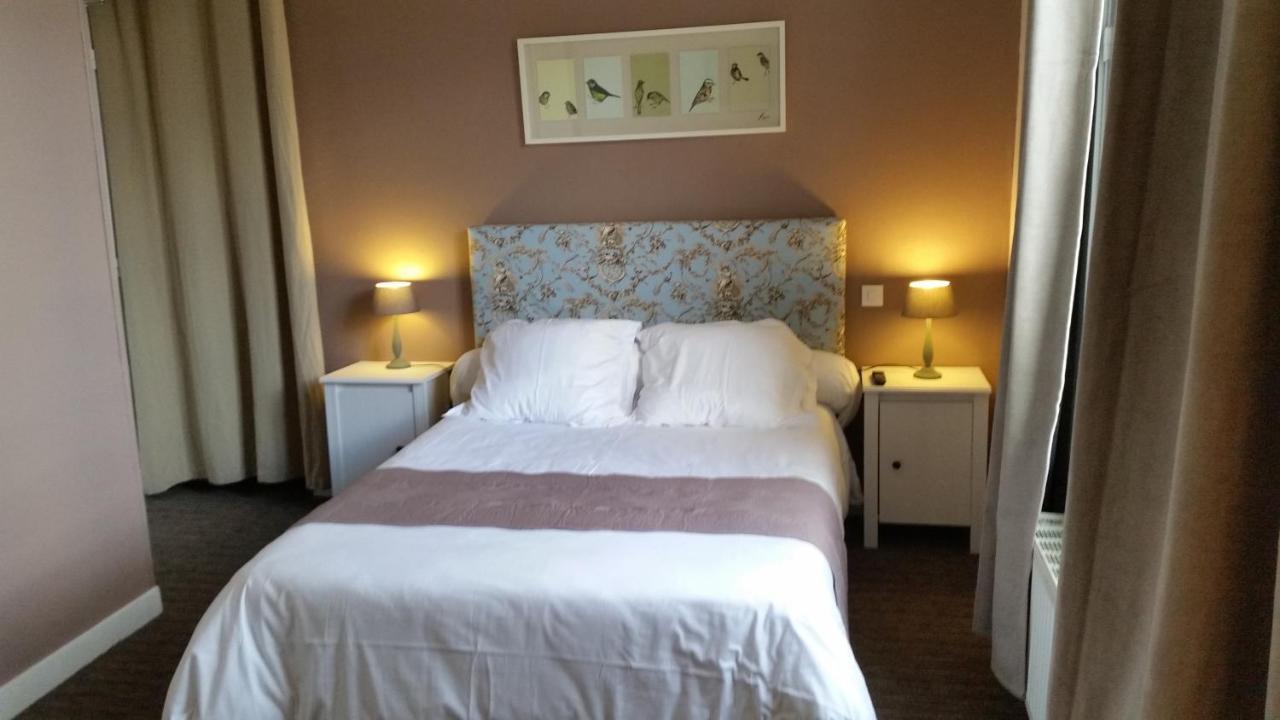Hotel Aux Bles D'Or Pierrefonds Habitación foto