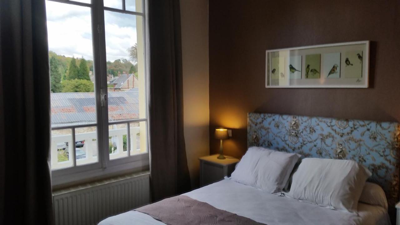 Hotel Aux Bles D'Or Pierrefonds Habitación foto